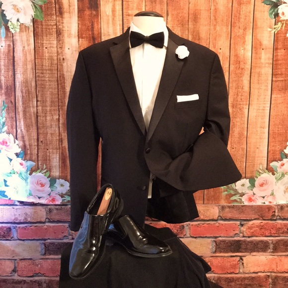 Pronto Uomo Tuxedo Coat - Picture 3 of 17